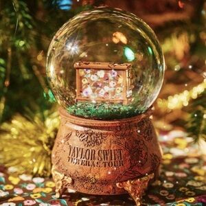 Taylor Swift Holiday Globe